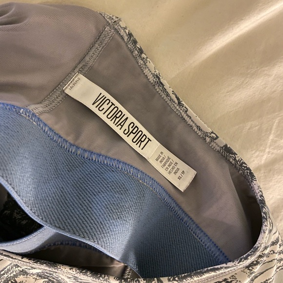 Victoria’s Secret Sports Bra 🐺 Wolves - Picture 4 of 6